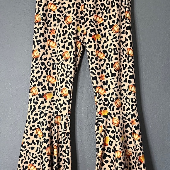 Boutique Fall Pumpkin Pant Set Girls Size 8/10 Bell Bottom Pants Leopard Print - Picture 4 of 6